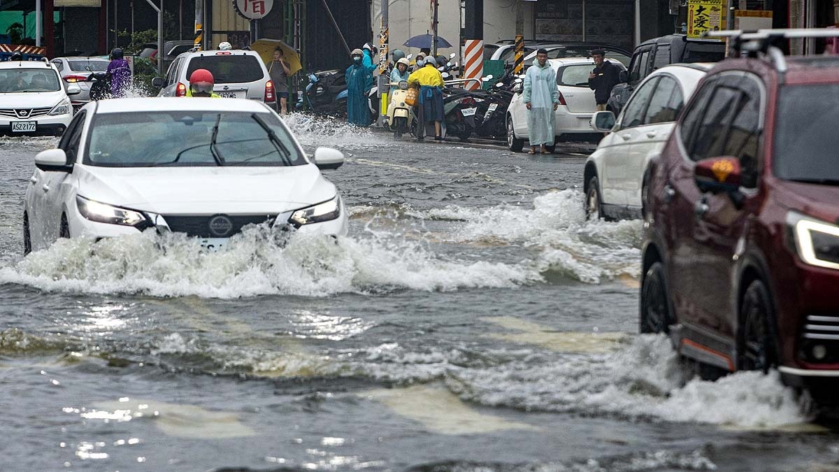 Taiwan hit by flooding and landslides after heavy downpours