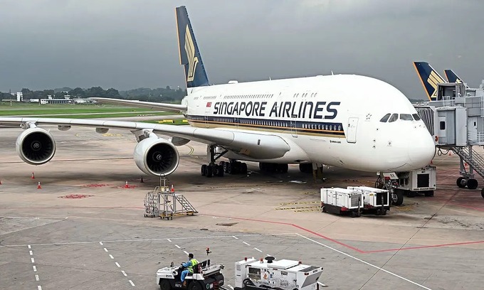 Singapore Airlines ultra-long-haul flight diverts to Changi after medical emergency