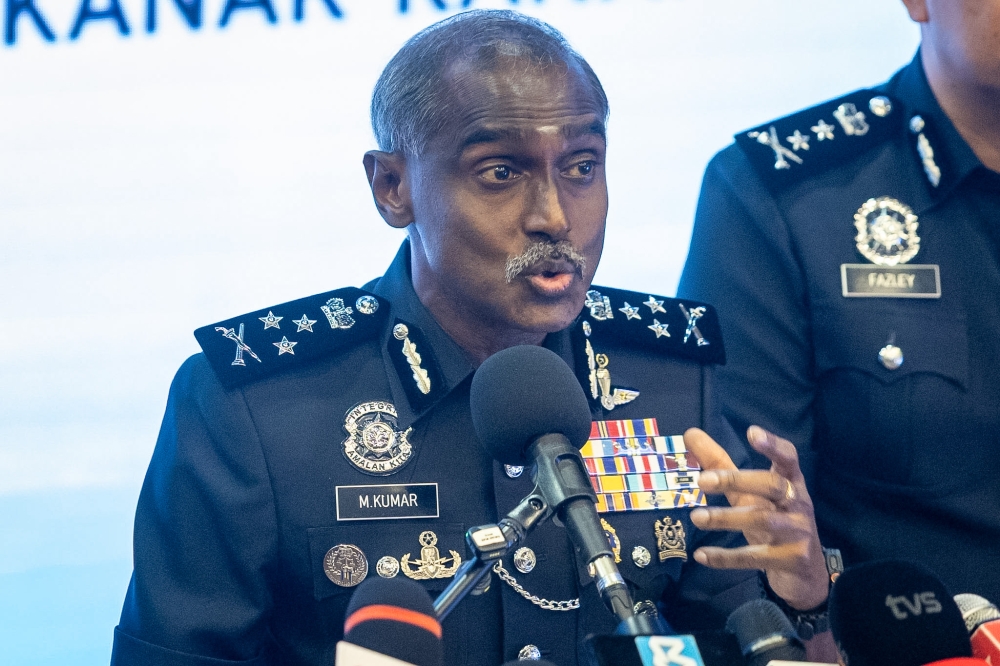 Police dismantle KL call centre running online gambling, scam operations