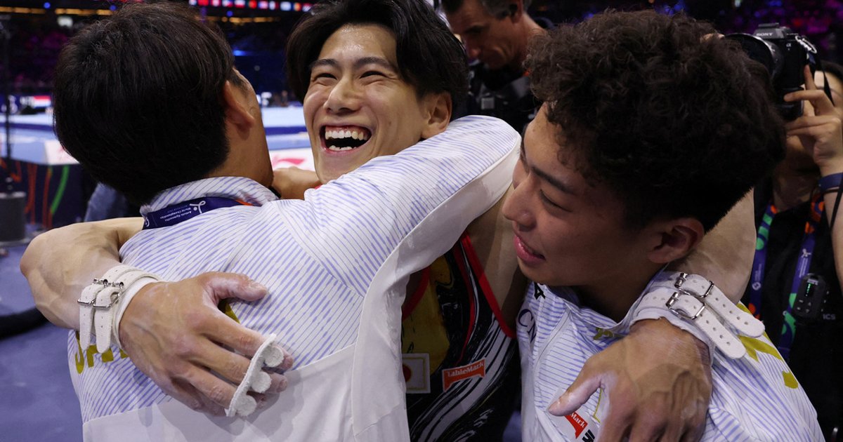 Japan claims third consecutive world gymnastics team title with late surge