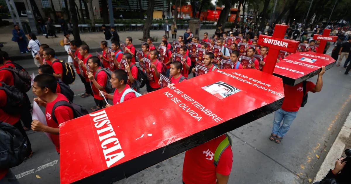 Ribuan Demonstran Protes Jelang Laporan Presiden Mexico tentang Pelajar Hilang