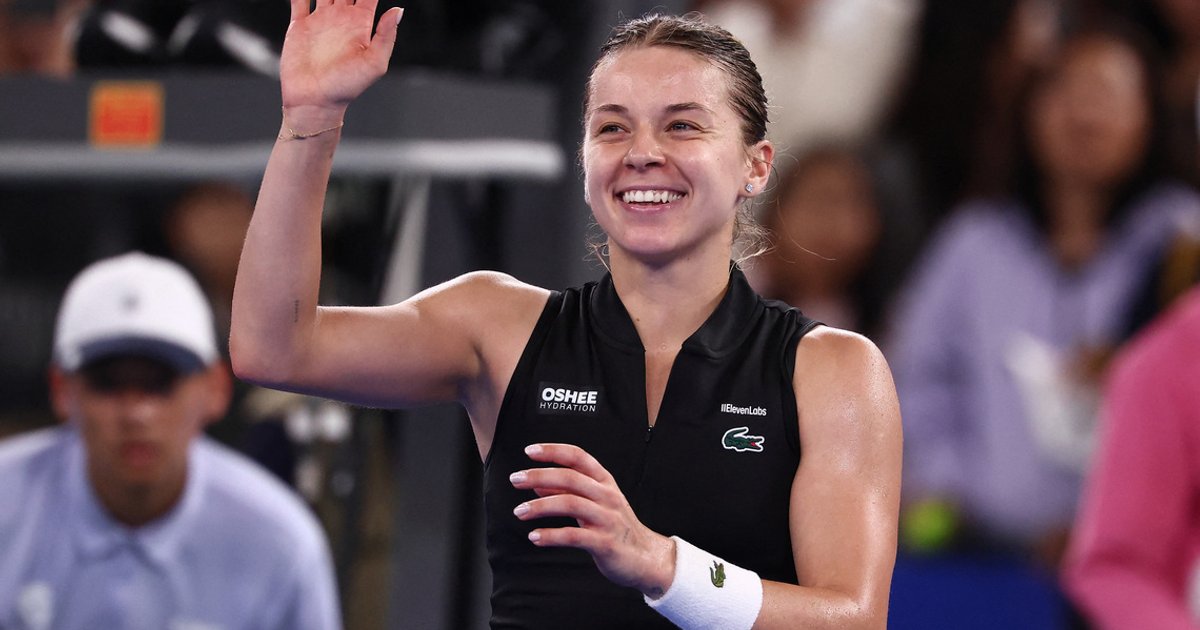 Chwalinska clinches maiden WTA title at Wuhan Open