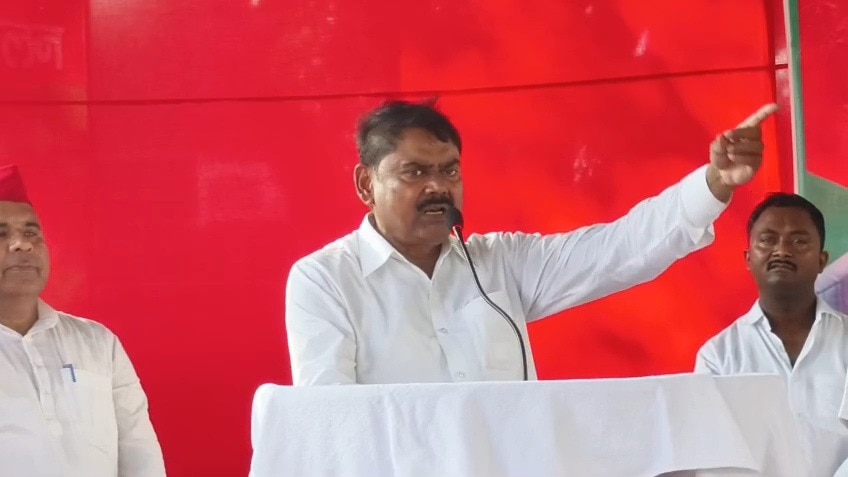 SP leader promises ministerial posts if party wins 2027 elections