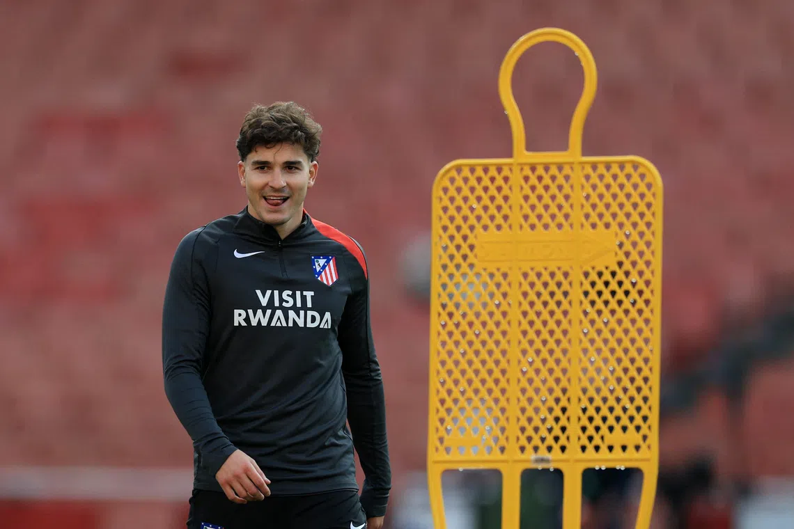 Simeone benches Alvarez as Barcelona transfer saga intensifies
