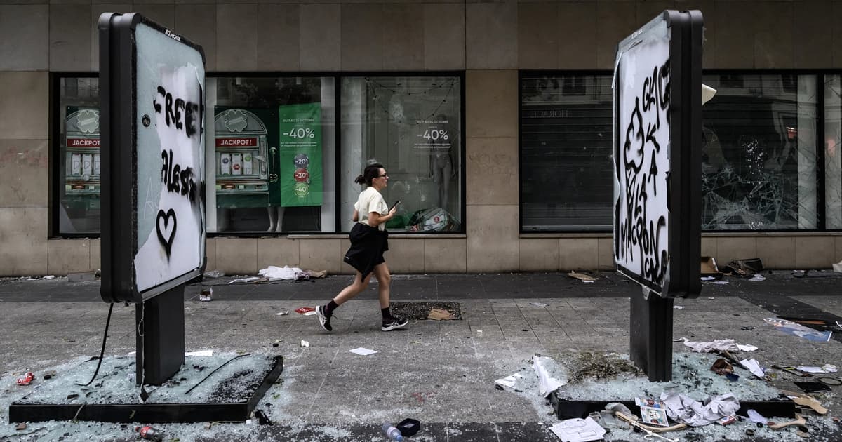 Lebih 1,800 Ditangkap dalam Rusuhan Protes di Perancis