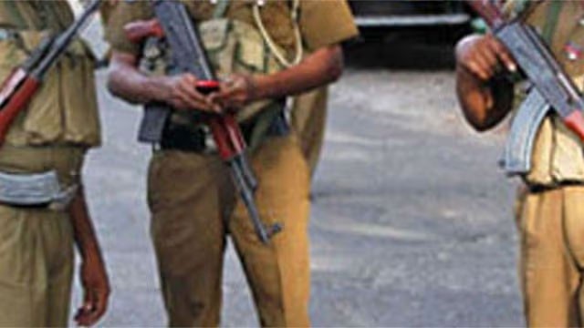 Police fire on three-wheeler in Borella; five arrested with swords