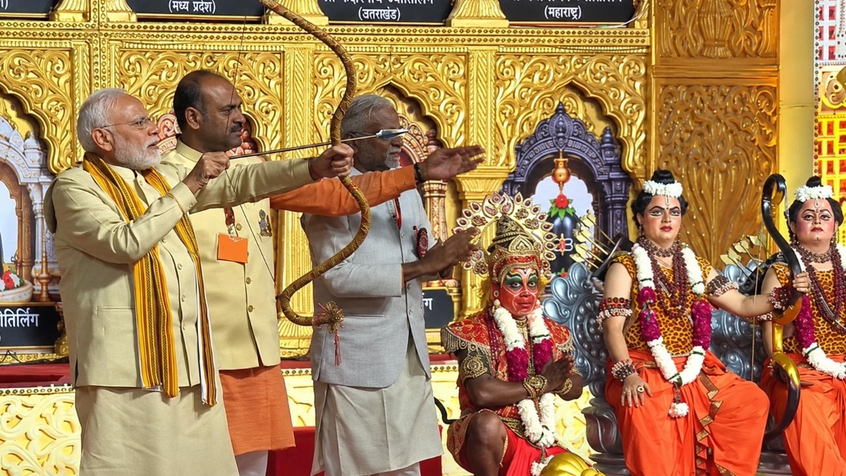 PM calls for unity against divisive forces in Dussehra address