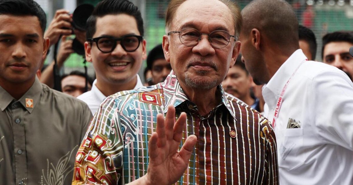 Malaysian PM Anwar breaks into song over haze crisis meeting