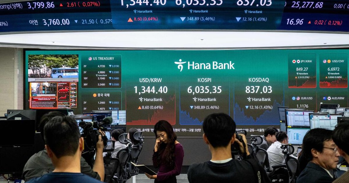 Semiconductor stocks tumble as AI investment boom faces headwinds