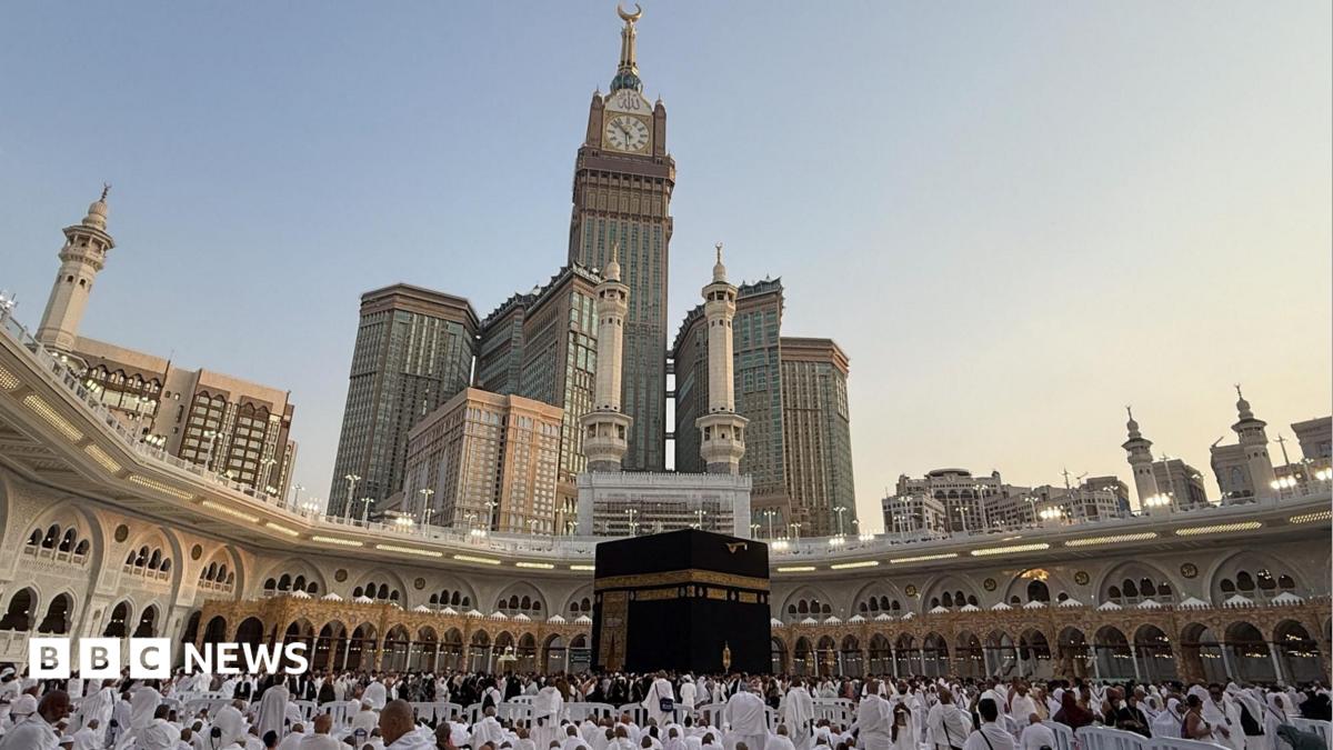 Saudi Arabia intercepts Houthi drone near Mecca, insurgents deny strike