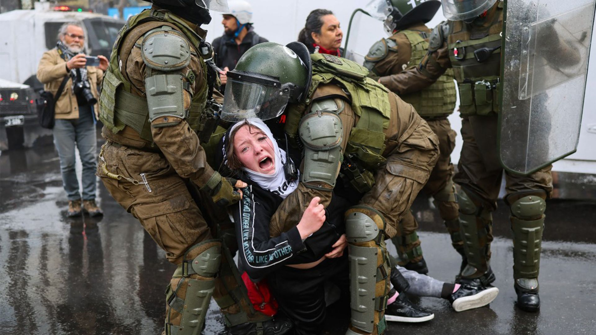 Chile marks coup anniversary amid renewed tensions over military past