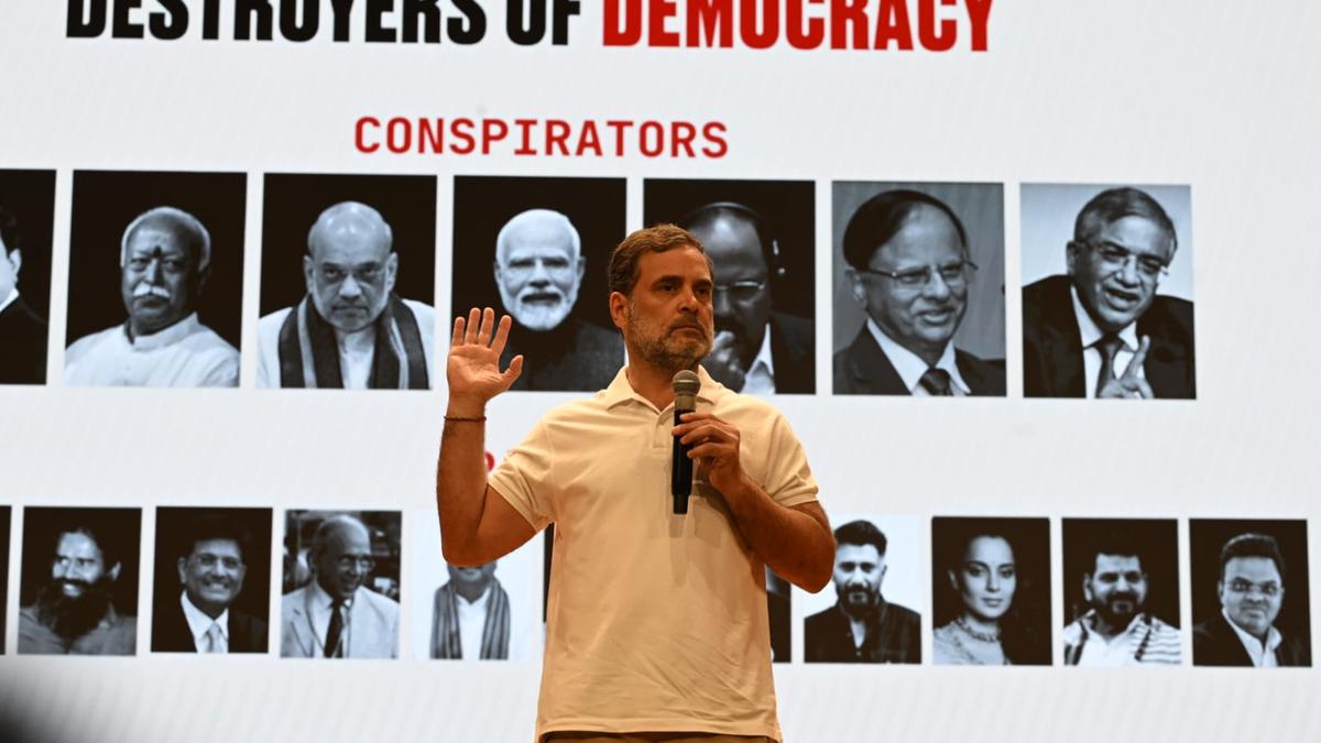 राहुल गांधी ने मांगा मुख्य चुनाव आयुक्त का इस्तीफा, मोदी-शाह पर जांच की मांग