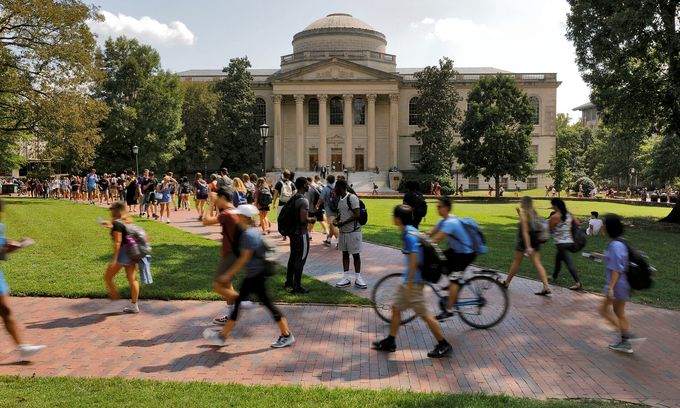 US court blocks stricter visa limits for foreign students, journalists