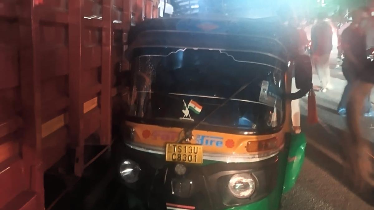 Runaway trolley truck collides with 10 vehicles in Hyderabad; seven hurt