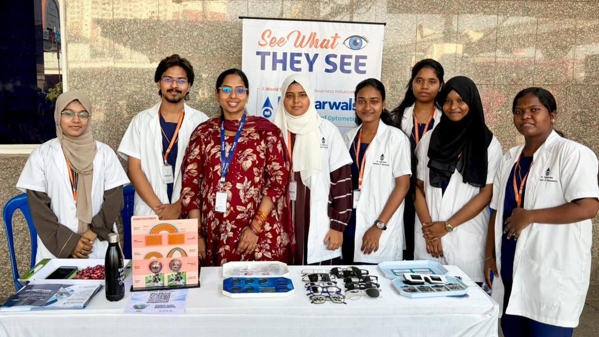 विश्व दृष्टि दिवस पर डॉ. अग्रवाल नेत्र अस्पताल का जागरूकता अभियान