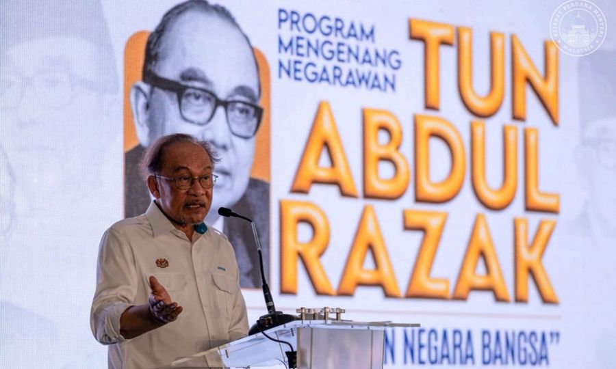 Anwar Ingatkan Peringatan 'Tiga C' Razak, Komunalisme dan Rasuah Masih Berleluasa