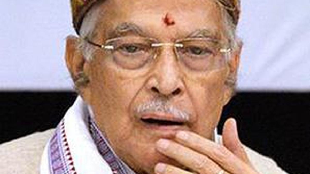 छात्रों की चिंताओं को सुनें, बल प्रयोग न करें: मुरली मनोहर जोशी