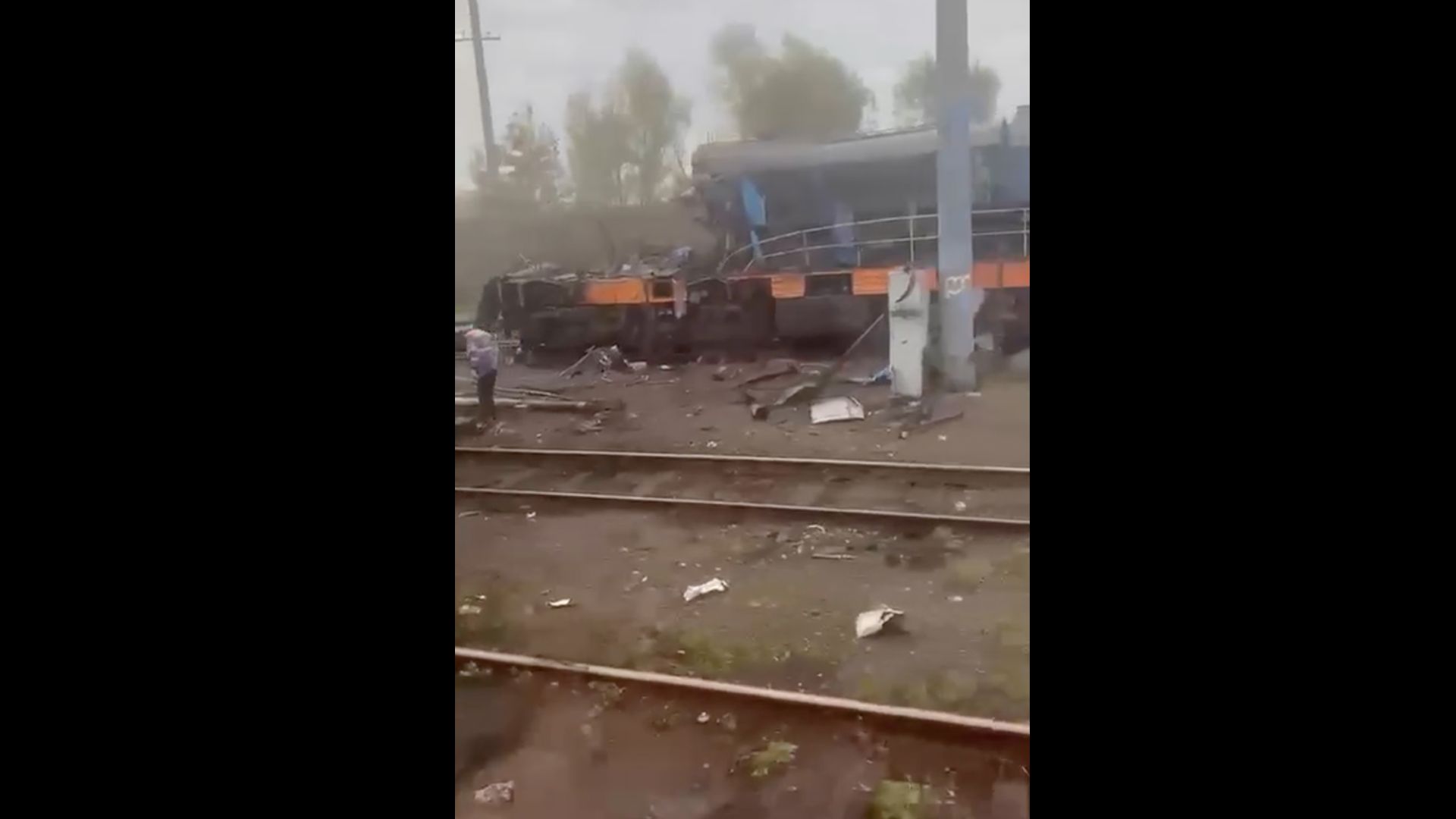 Russian drone strikes Ukrainian train after Johnson departs border station