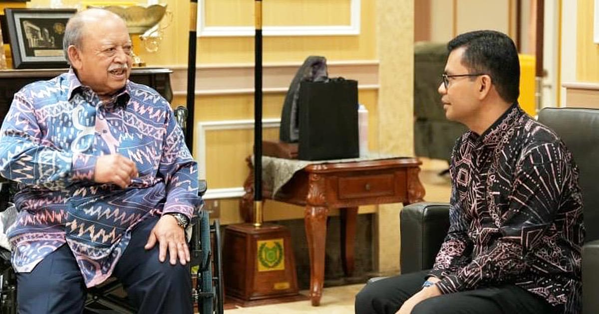 Raja Perlis terima Menteri Ekonomi bincang pembangunan negeri