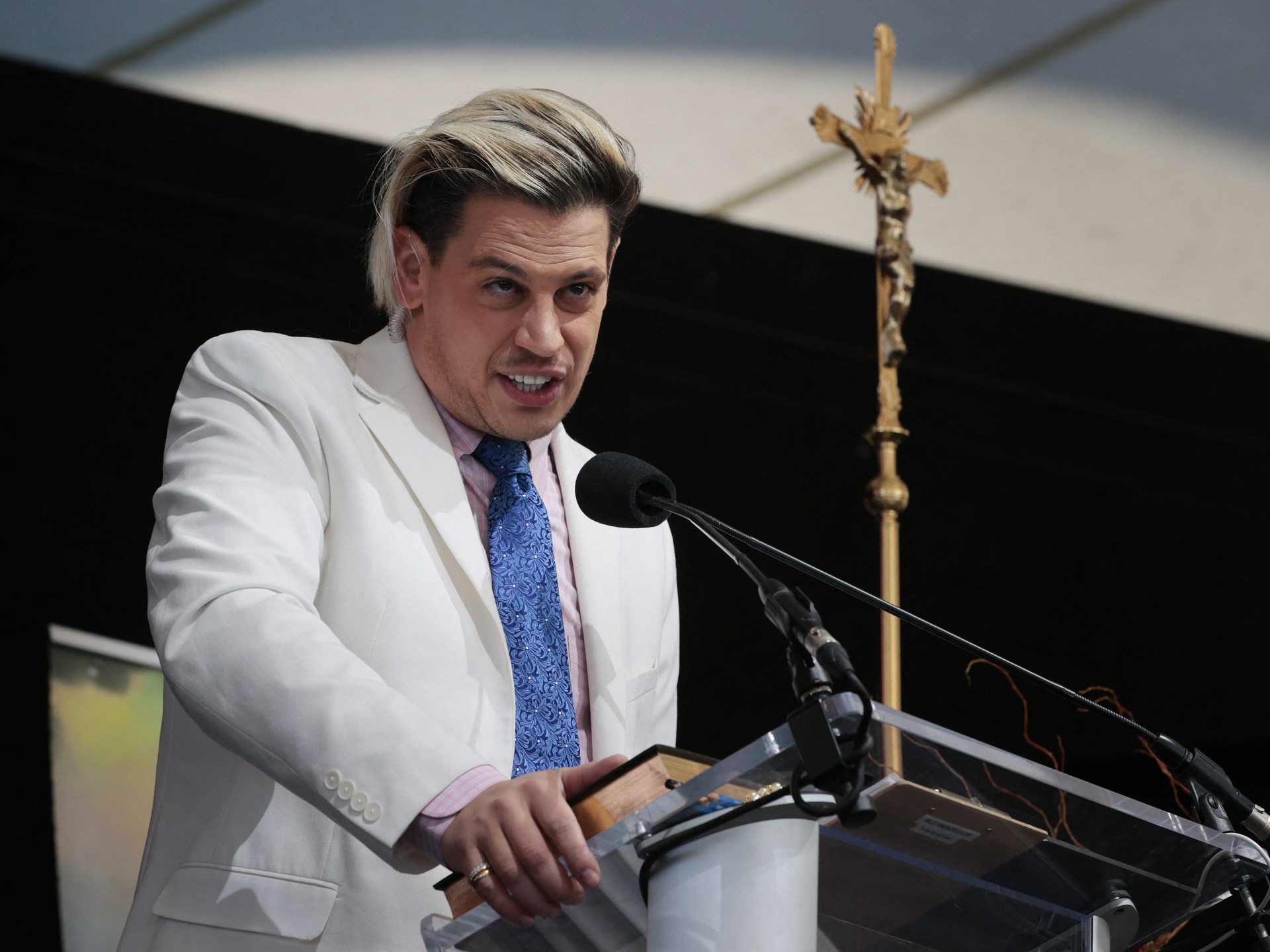 US immigration authorities deport controversial figure Yiannopoulos to Britain