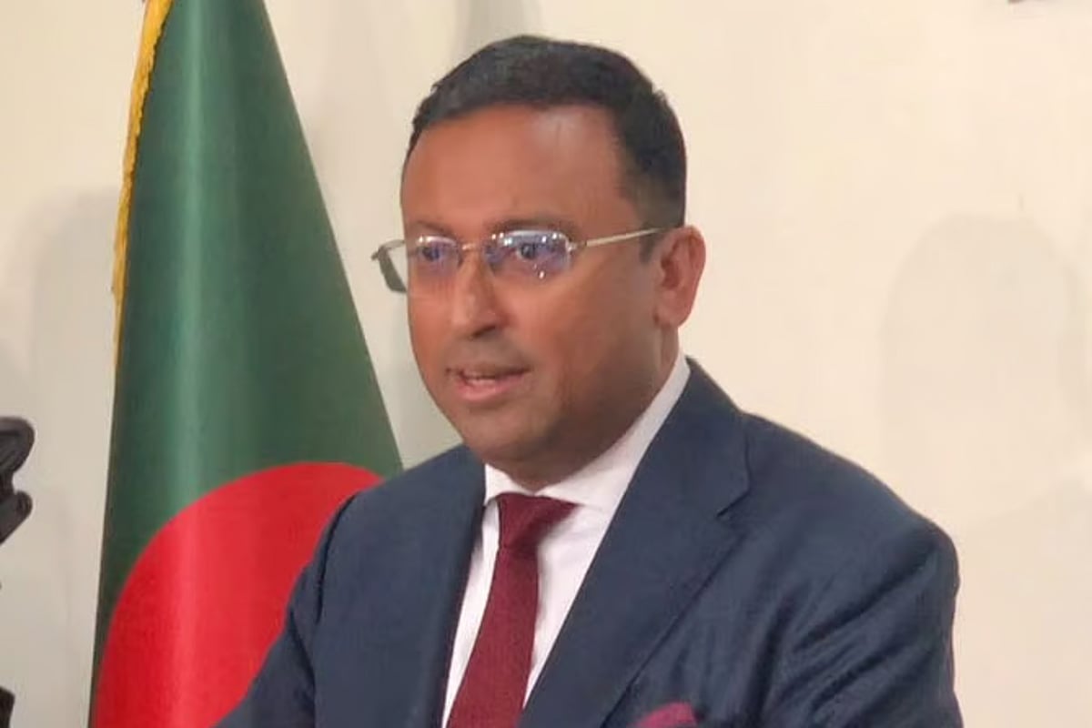 ব্রিটিশ নাগরিকত্ব নিয়ে প্রশ্নে রাষ্ট্রমন্ত্রীর এড়িয়ে যাওয়ার প্রতিক্রিয়া