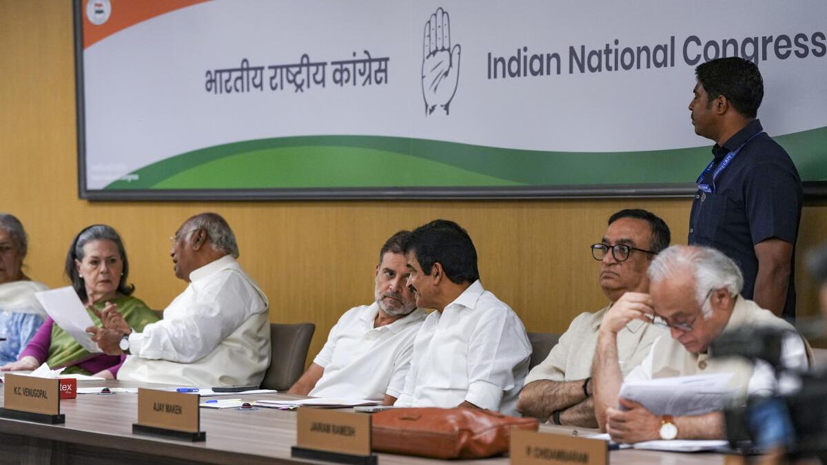 Congress defends 1937 stance on Vande Mataram song protocol