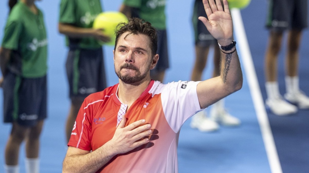 Stan Wawrinka retires after Basel defeat in emotional farewell