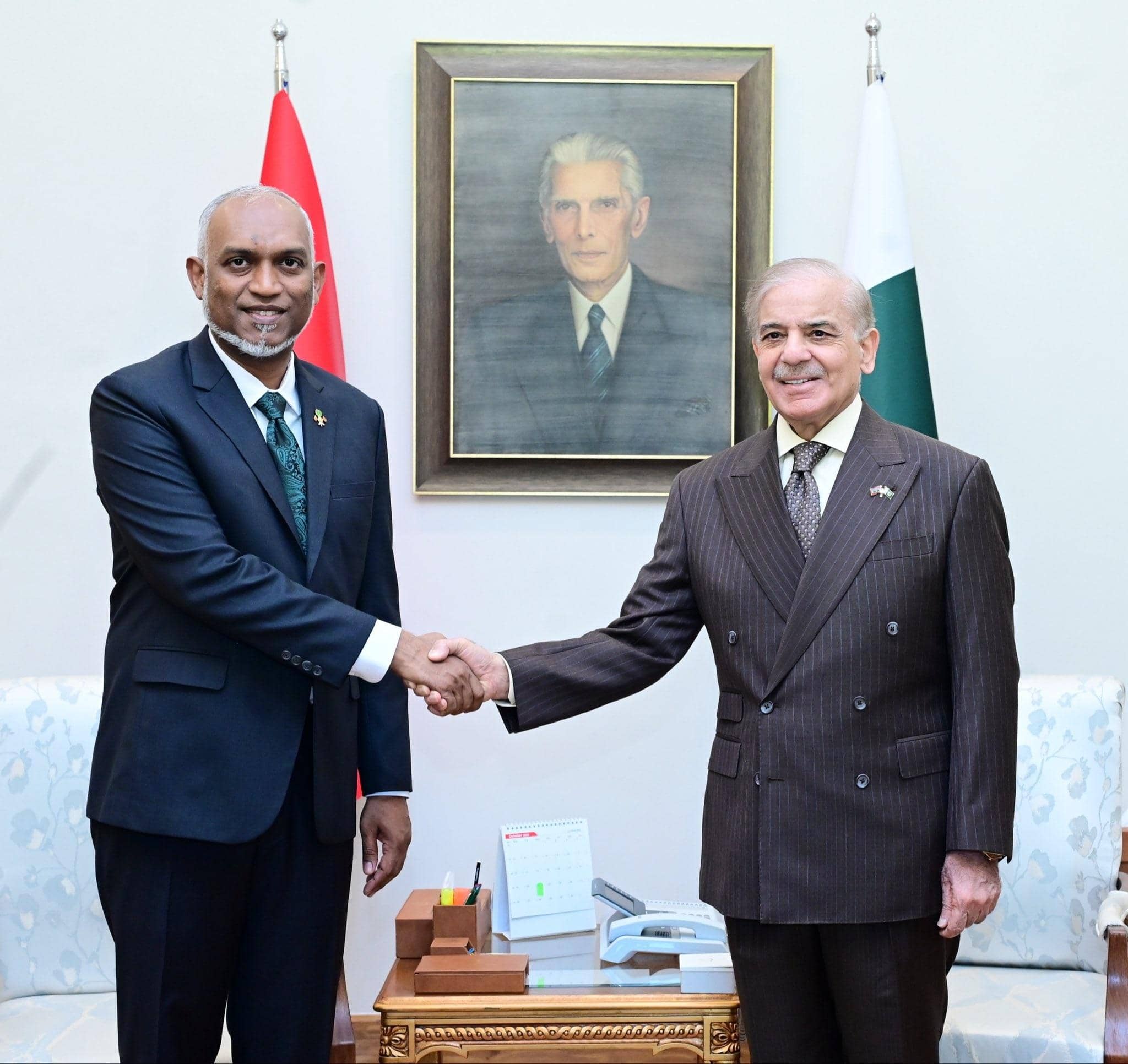 Pakistan, Maldives strengthen ties with 20 bilateral agreements