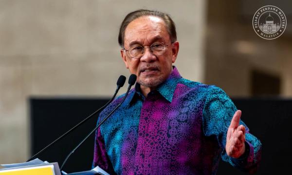 Malaysia's Anwar backs China's Taiwan stance; Taipei responds with trade warning
