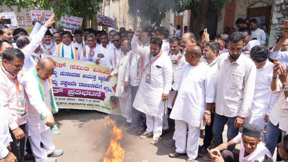 Congress stages demonstrations against Chief Election Commissioner in Karnataka
