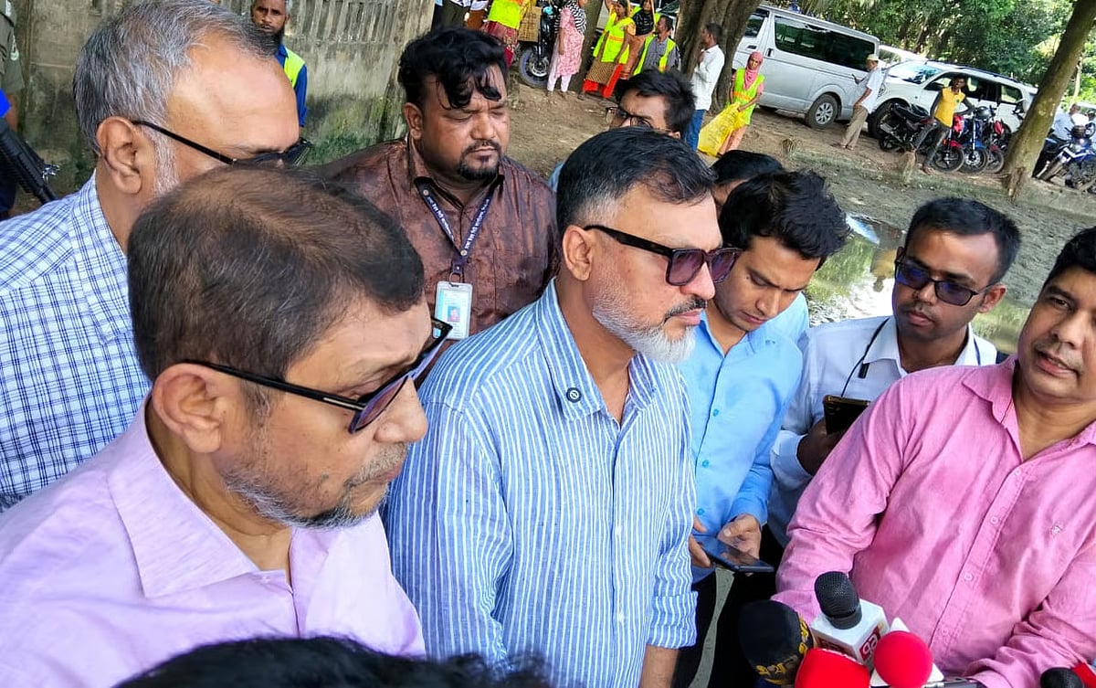 মধ্যরাতে স্বাস্থ্যসেবা কেন্দ্র ভেঙে ফেলা হয়েছে, এমন ঘটনা রোধ করতে প্রতিশ্রুতিবদ্ধ ঢাকা উত্তর সিটি কর্পোরেশন