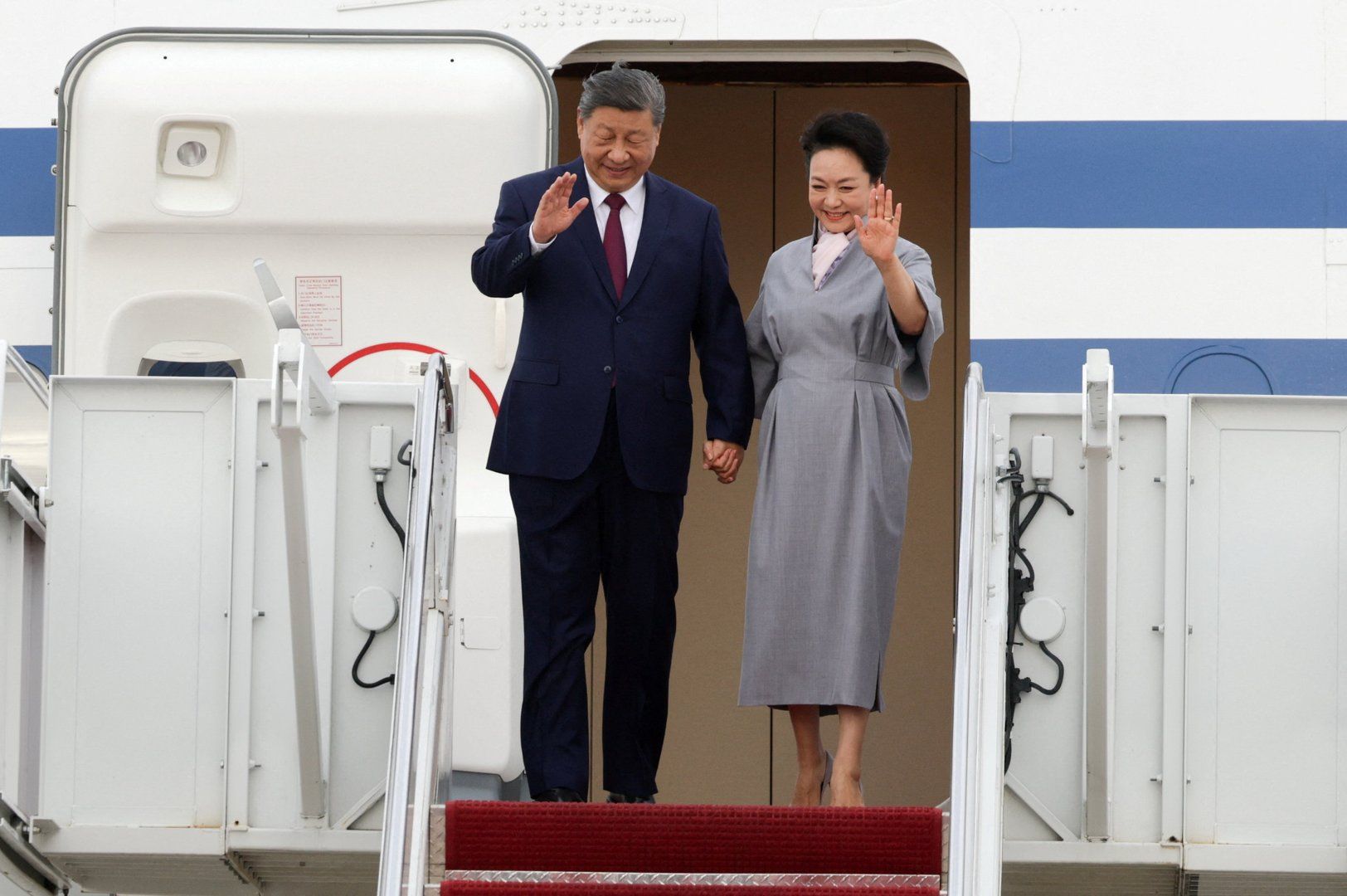 Xi Jinping arrives in US for high-level state visit with Trump