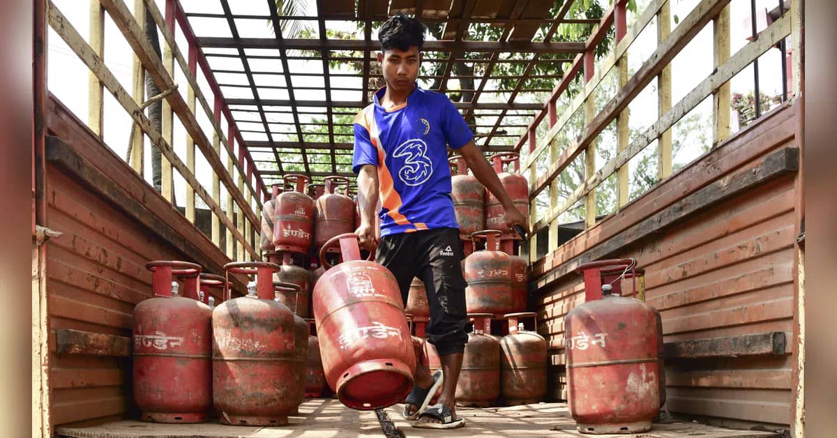 India to require Aadhaar biometric checks for LPG subsidy access