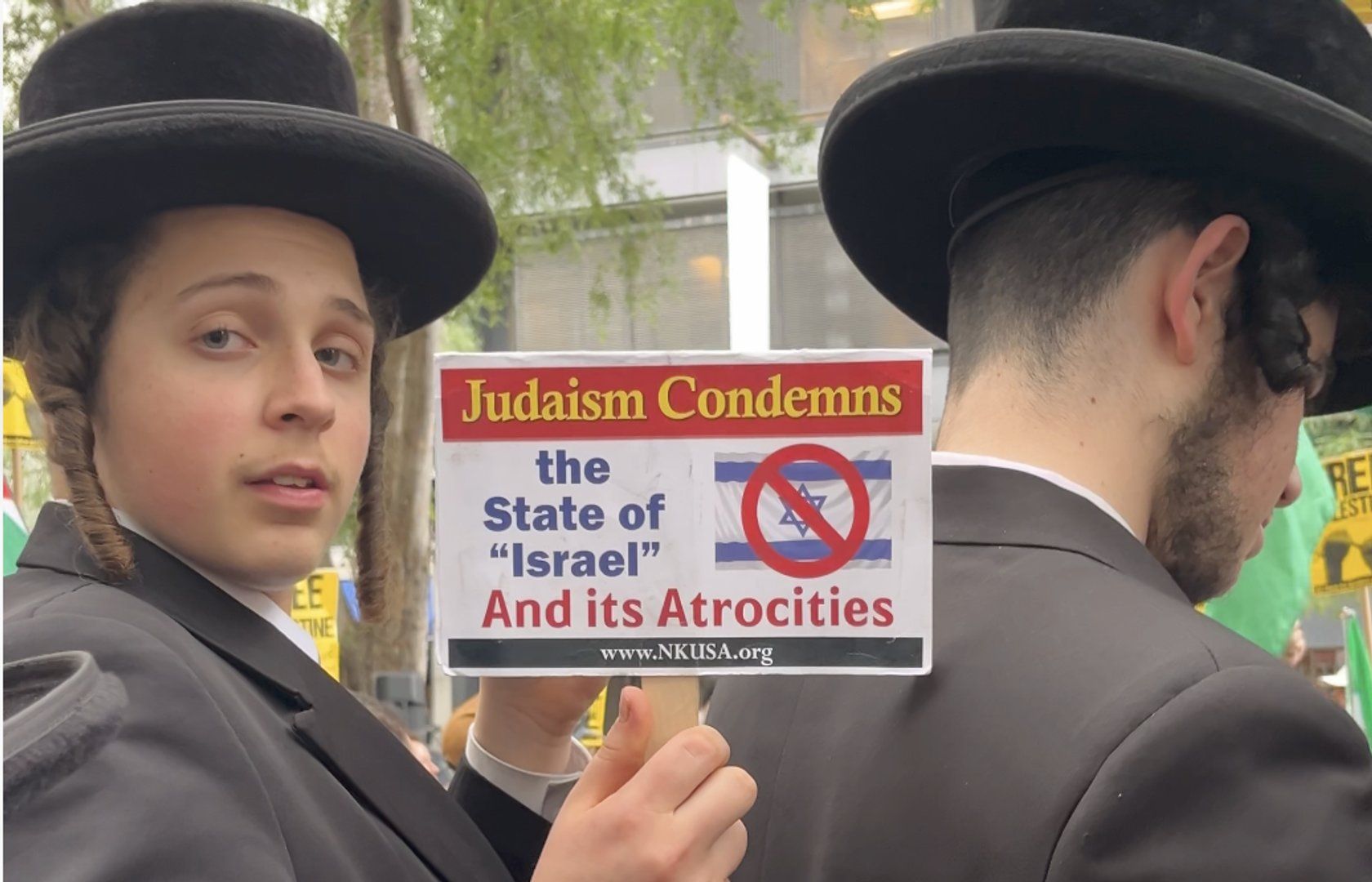 Jewish demonstrators march alongside pro-Palestine activists in protest