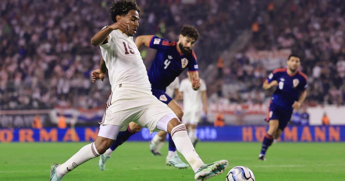 Spain extends remarkable unbeaten streak with victory over Croatia