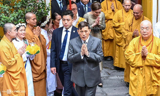Thai King and Queen conclude Hanoi visit with peace prayers