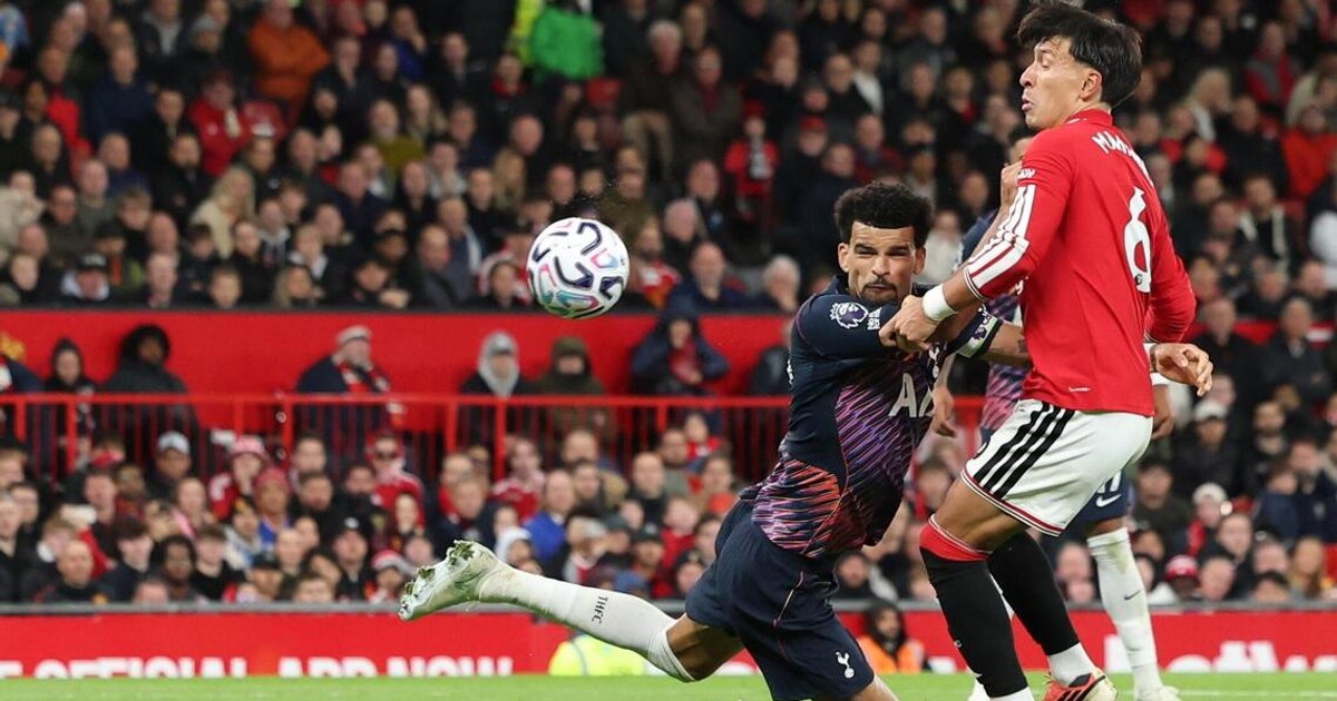 Carrick seeks streetwise edge after Manchester United draws with 10-man Spurs