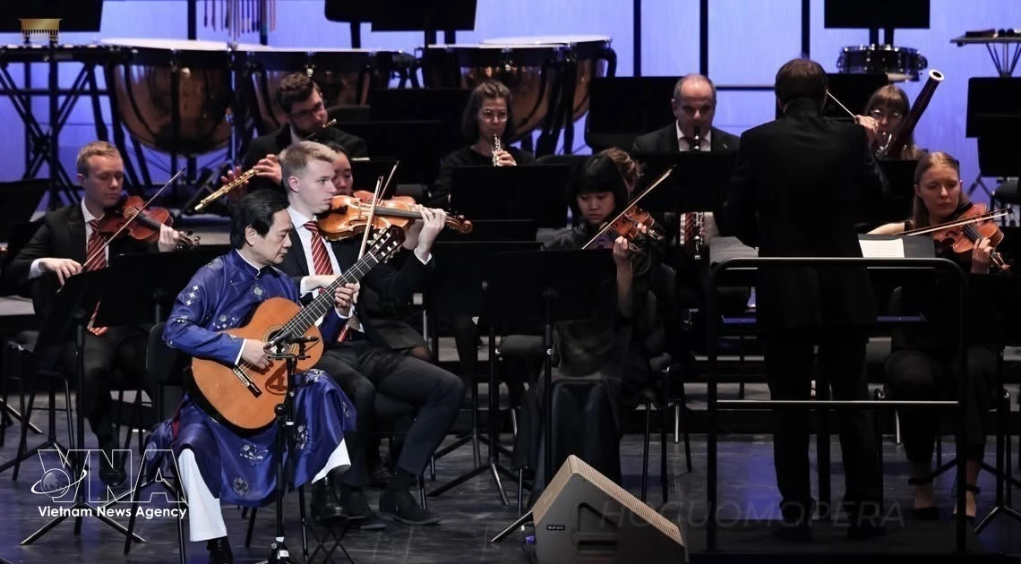 Vietnamese Guitarist Bridges Cultures at International Berlin Competition