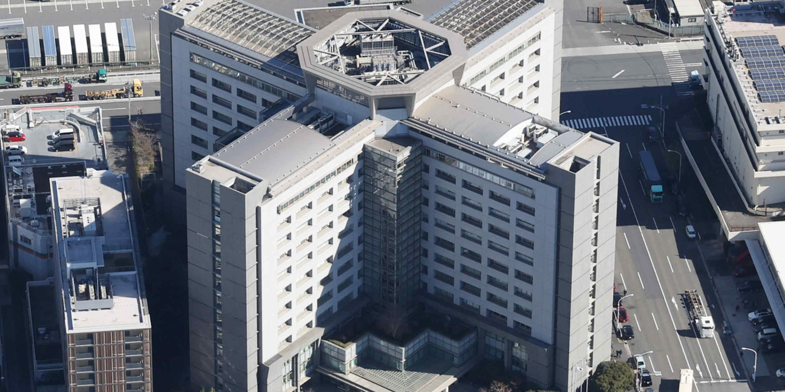 Japan tightens immigration rules, increases foreign residency fees