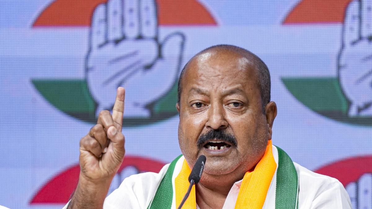 AIMIM ex-spokesperson joins Congress, criticises Owaisi party