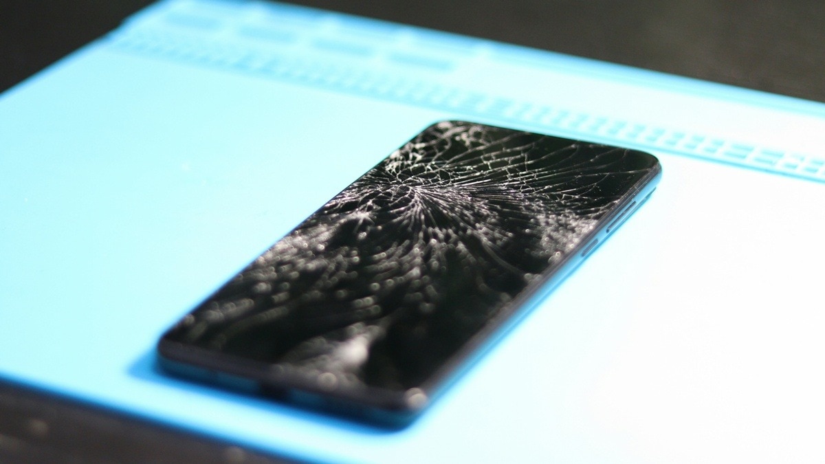 Exploding Phone Battery Kills Man in Uttar Pradesh; Safety Concerns Resurface