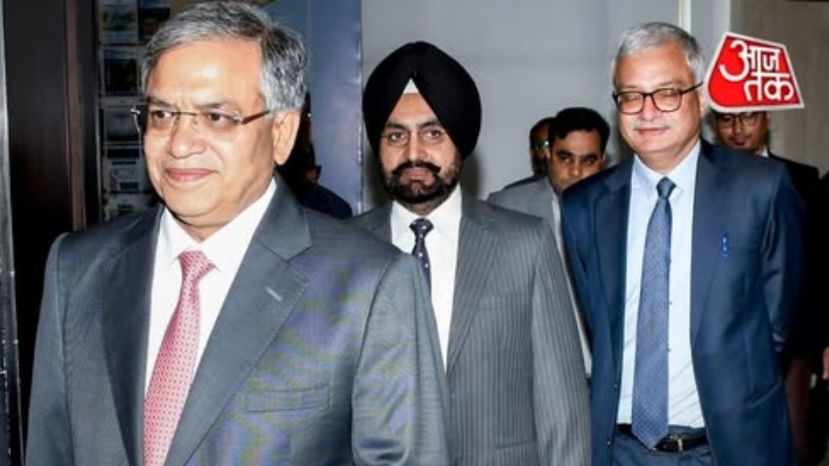 Election Commission Split Over Voter Registration Form Changes