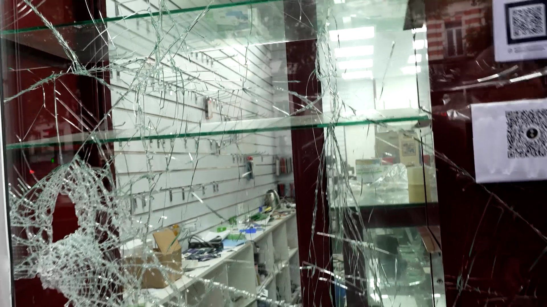 French weekend unrest leaves over 3,000 businesses damaged