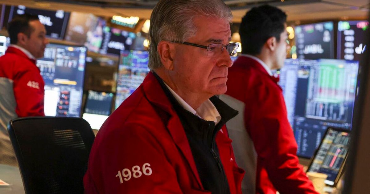US stocks hit record highs as market shifts focus to corporate earnings