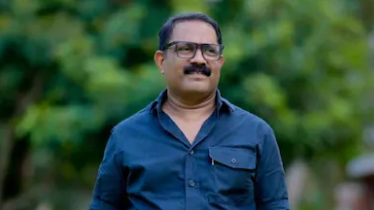 Kerala minister forced to walk after protest blocks official convoy