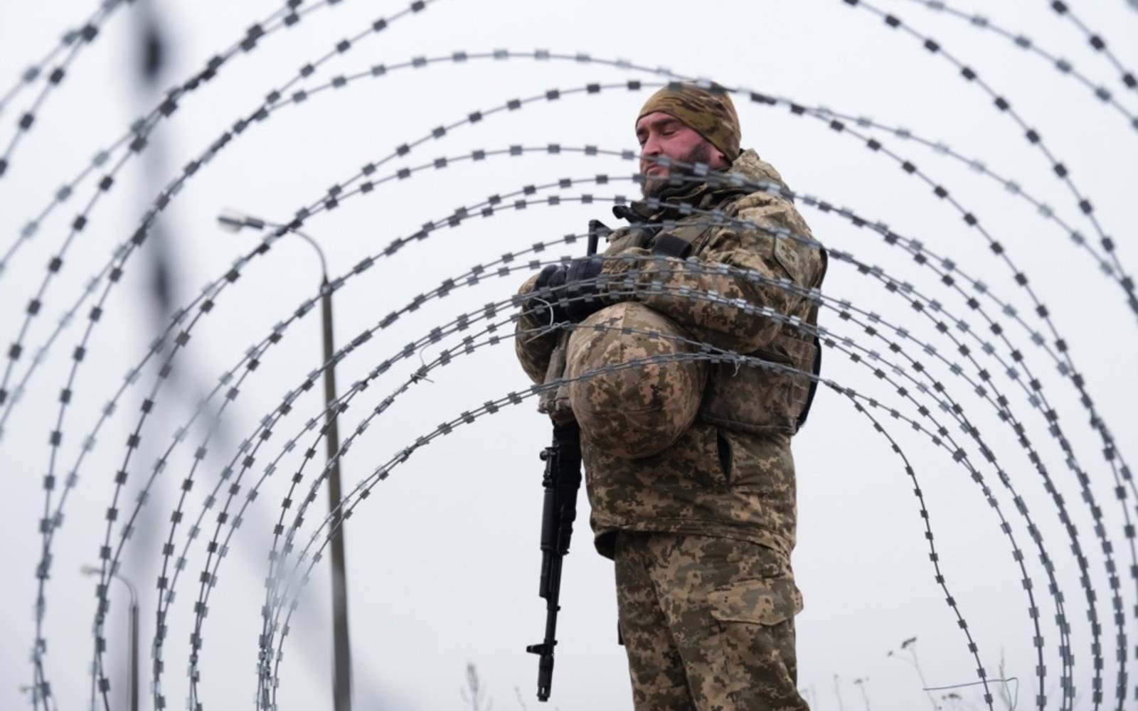 US-brokered ceasefire set to begin in Russian-held Ukrainian city