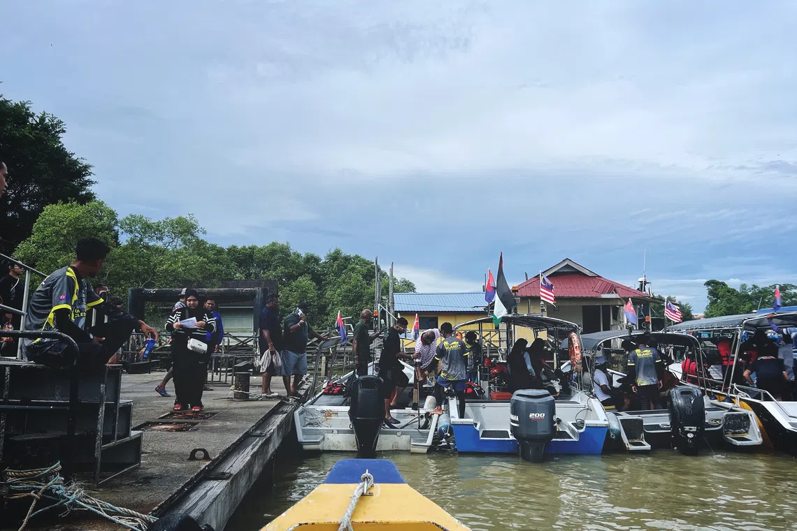 Two dead, four injured in boat collision off Mersing
