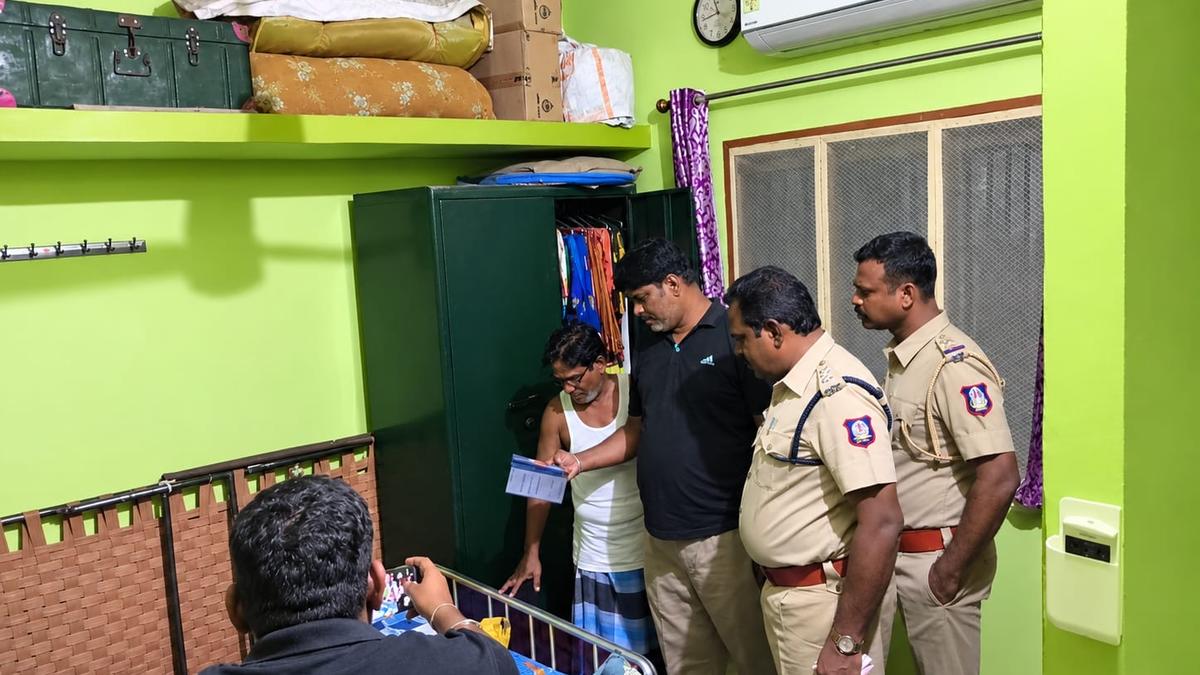 Burglars steal gold and cash in overnight Ranipet heist