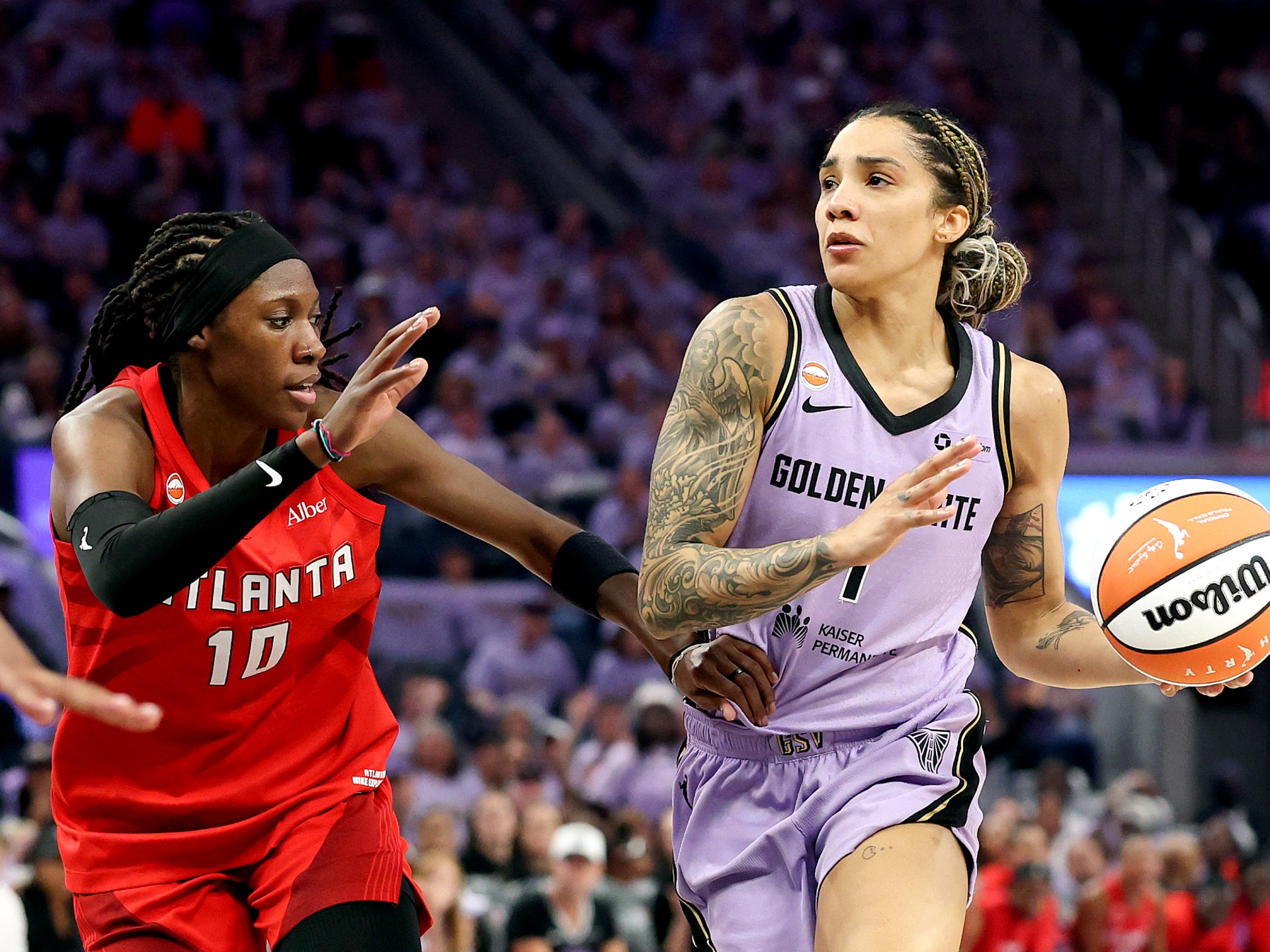 Williams powers Valkyries past Dream in tense WNBA Finals opener