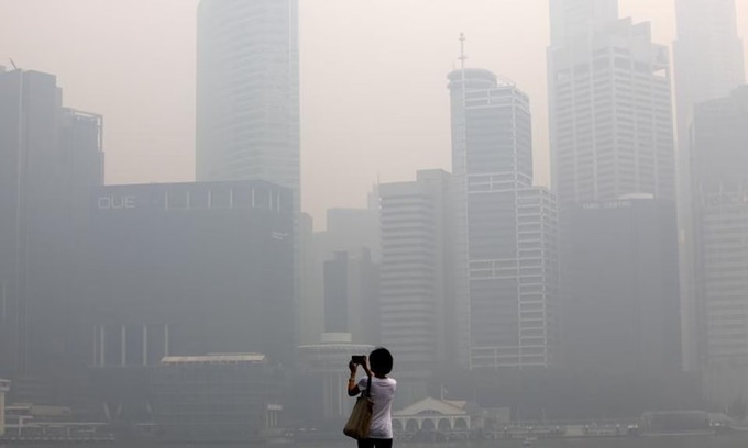Singapore's air quality deteriorates as Indonesian fire smoke drifts north